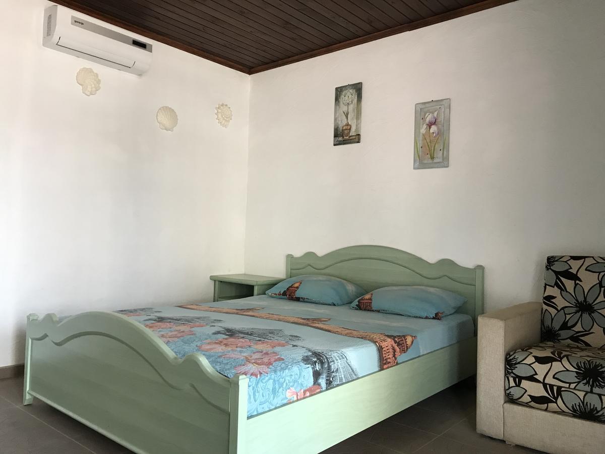 Akvitaniya Mini-Hotel Bugaz Exterior foto